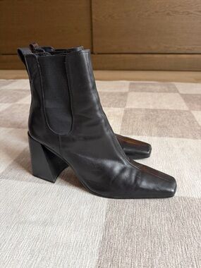 Topshop Harbour Chelsea Boot Black Square-Toe Block Heel Booties